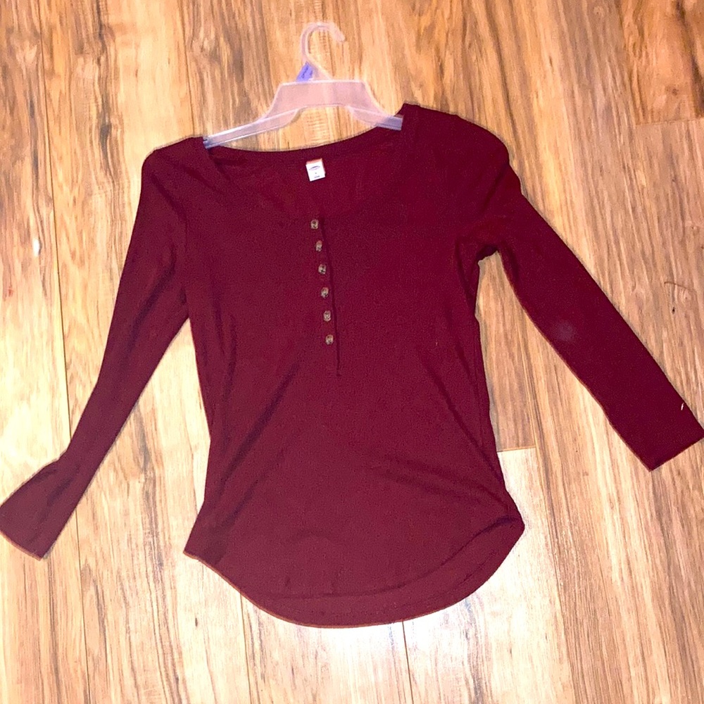 old navy fitted maroon long sleeve
